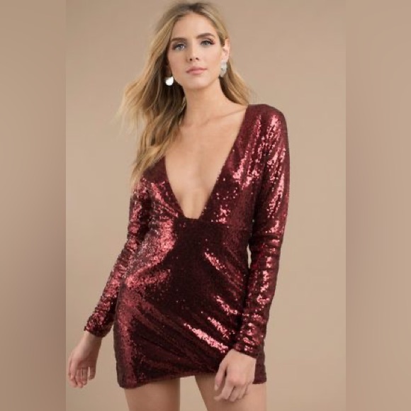 💌🪩🎳🎰Maroon sequined cocktail mini dress! Worn once! - Picture 5 of 5